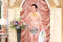 「櫻井・有吉THE夜会」に出演するアキラ100%。(c)TBS