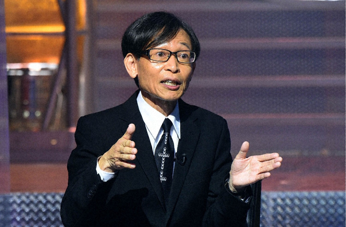 中村逸郎