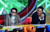 司会の今田耕司（左）、東野幸治（右）。