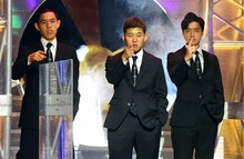 都市伝説テラーとして登場する四千頭身。