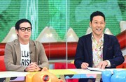 司会の今田耕司(左)、東野幸治(右)。