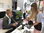 ヒロシがハートのクッキーをプレゼント、愛する人へ