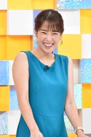 アシスタントの鷲見玲奈。