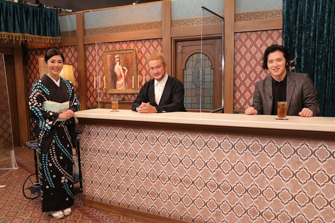 左から寺島しのぶ、中村獅童、尾上松也。(c)NHK