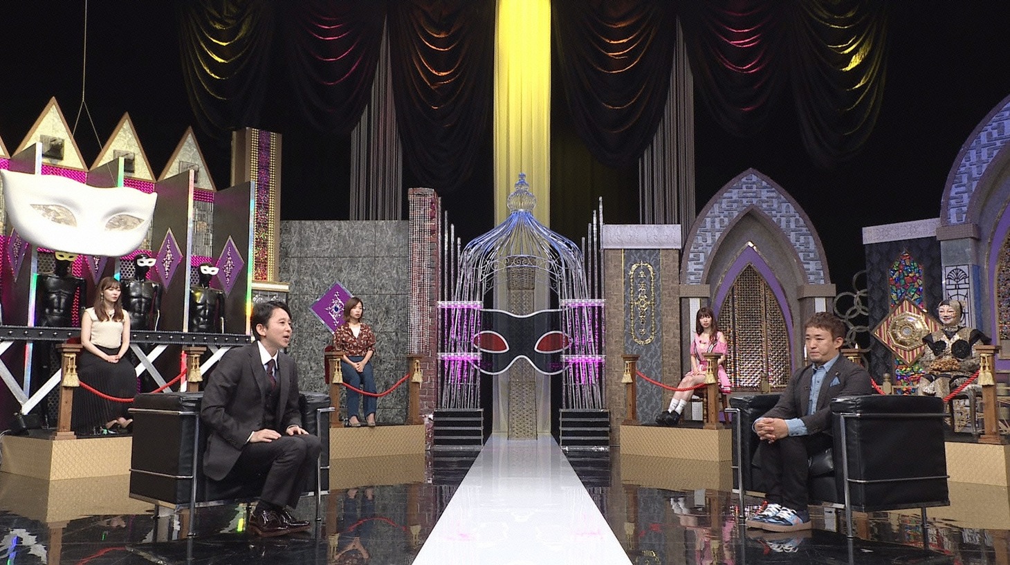 左から有吉弘行、ファンキー加藤。(c)日本テレビ