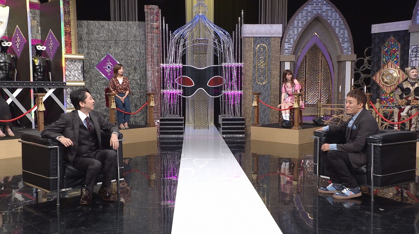 左から有吉弘行、ファンキー加藤。(c)日本テレビ
