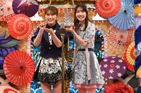 ミルクボーイ風のネタに挑む（左から）渋谷凪咲、柏木由紀。(c)ABCテレビ