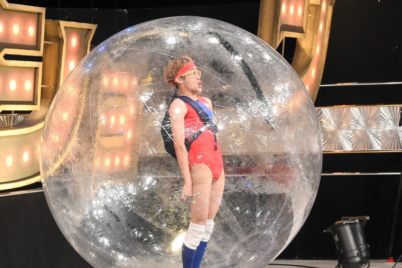 ムラムラタムラ、全身を覆う球体で“密”回避