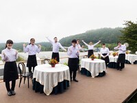 「畑そのまんまレストランにする。in 高崎」の出演者たち。