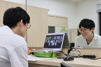 ロングコートダディ堂前