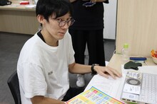 ロングコートダディ堂前