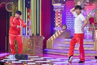 ネタを披露するさや香。