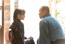 森七菜演じる関内梅とハナコ岡部演じる田ノ上五郎。(c)NHK