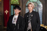 左から松丸亮吾、志尊淳。(c)日本テレビ