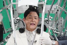 動画撮影に臨む千鳥ノブ。(c)日本テレビ