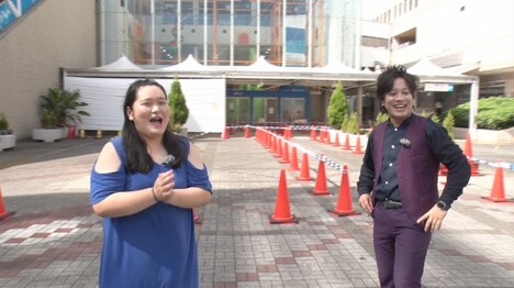 左からぼる塾・田辺、ぺこぱ松陰寺。(c)日本テレビ