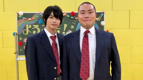 （左から）神尾楓珠、ハナコ岡部。(c)テレビ朝日