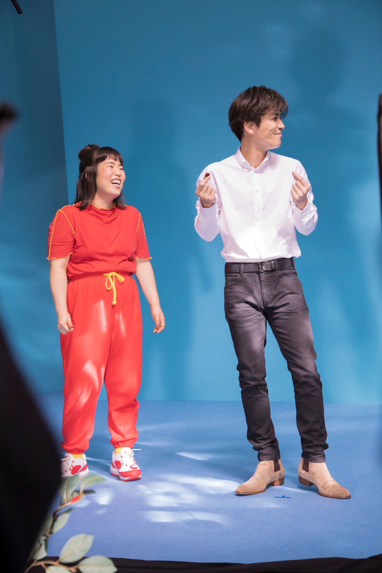 「コロロ」新CMメイキングカット。
