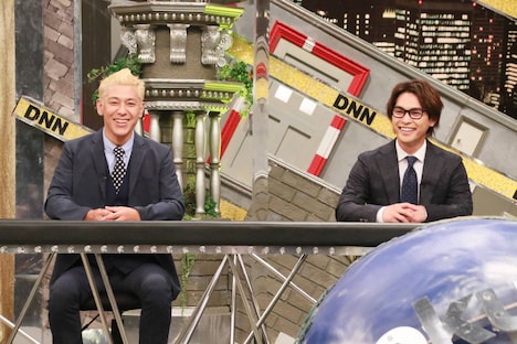 （左から）ロンドンブーツ1号2号・田村亮、柳楽優弥。(c)フジテレビ