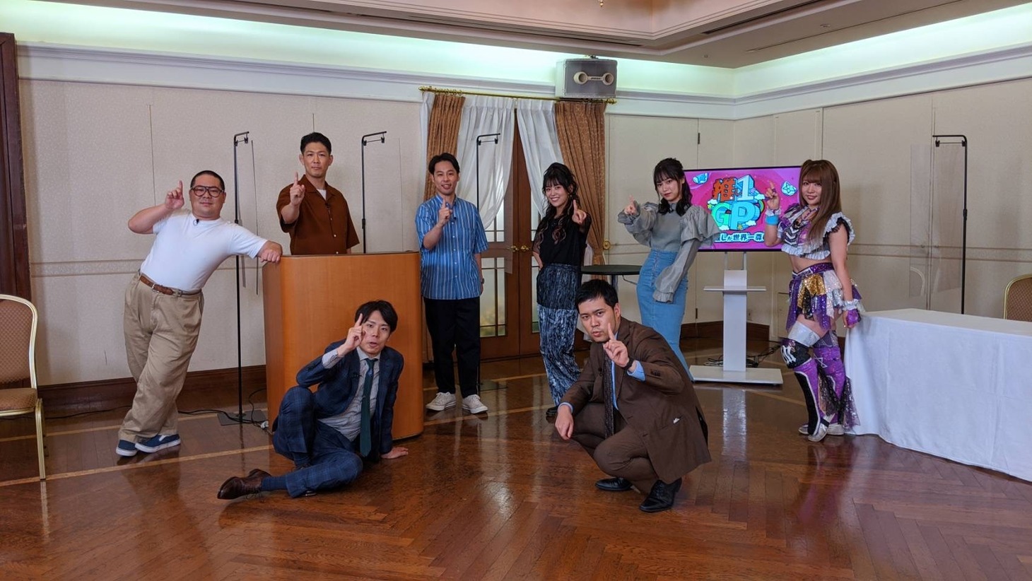 「推し1グランプリ ～私の推しが世界一尊い～」の出演者たち。(c)静岡朝日テレビ