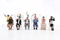 後列左から次世代スター候補のはなしょー・はな、ザ・マミィ酒井、スタンダップコーギー奥村、丸山桂里奈。