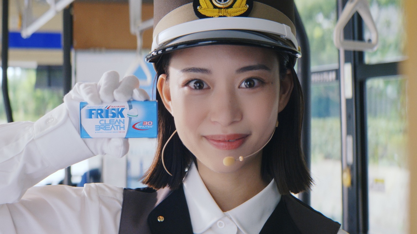 WebCM「こんなとき、FRISK！」の「マスク」編より。