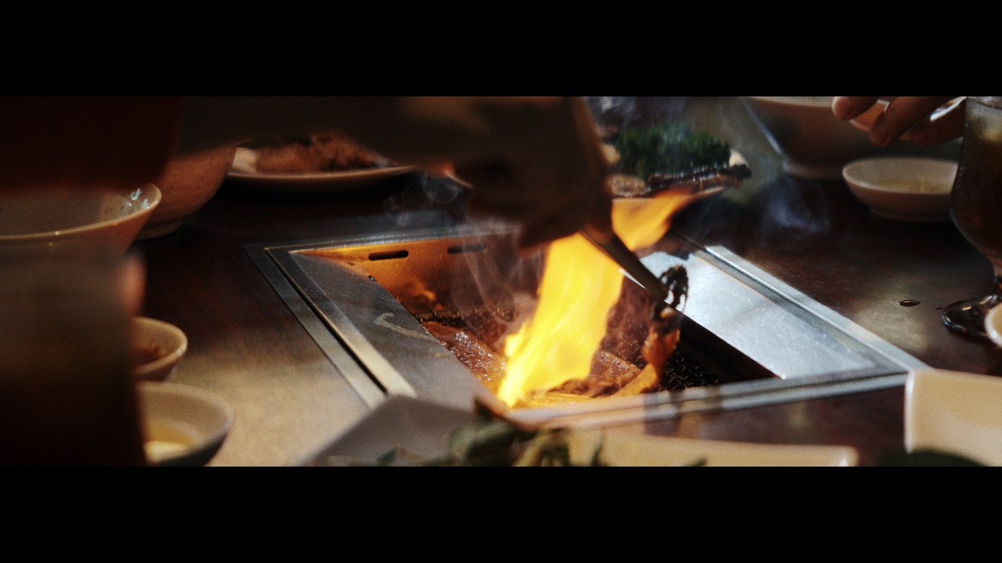 WebCM「こんなとき、FRISK！」の「食後」編より。