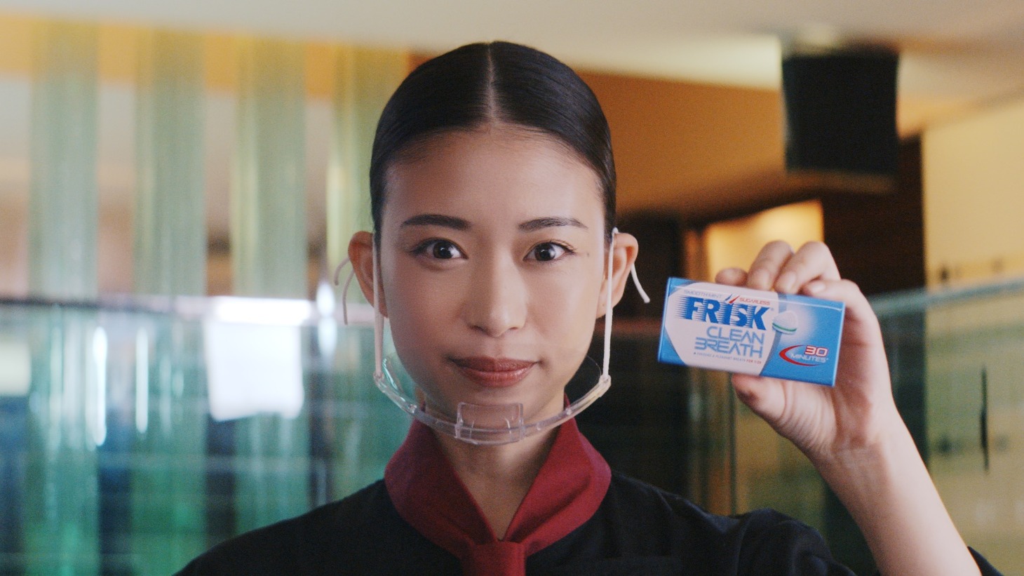 WebCM「こんなとき、FRISK！」の「食後」編より。