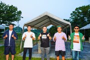 ミルクボーイがベリーグッドマン新曲MVに友情出演、メンバー入れ替え漫才楽しむ姿収める