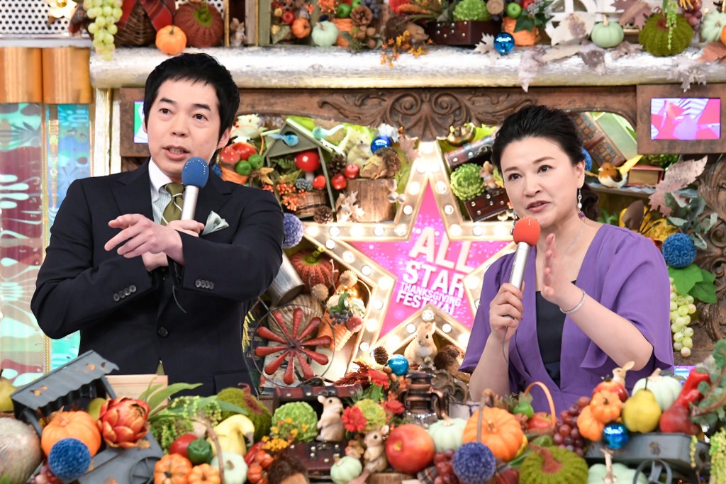 「オールスター感謝祭2020秋」MCの今田耕司と島崎和歌子。(c)TBS