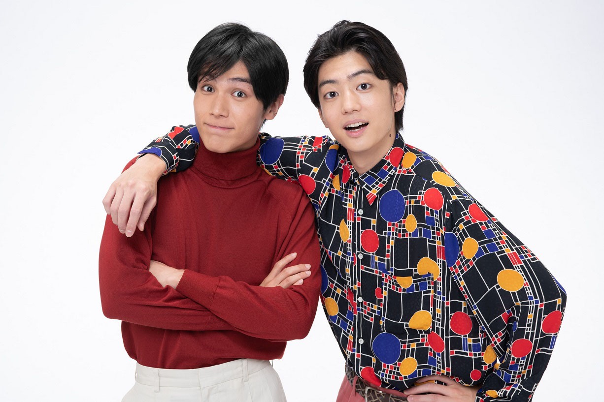 第2話で人気絶頂の“うっちゃんなっちゃん”を演じる中川大志（左）と伊藤健太郎（右）。(c)NHK