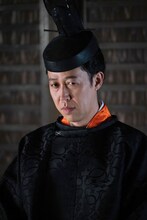 「麒麟がくる」より、小籔千豊演じる二条晴良。