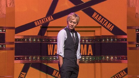 子供向けにネタを披露するヒロシ。