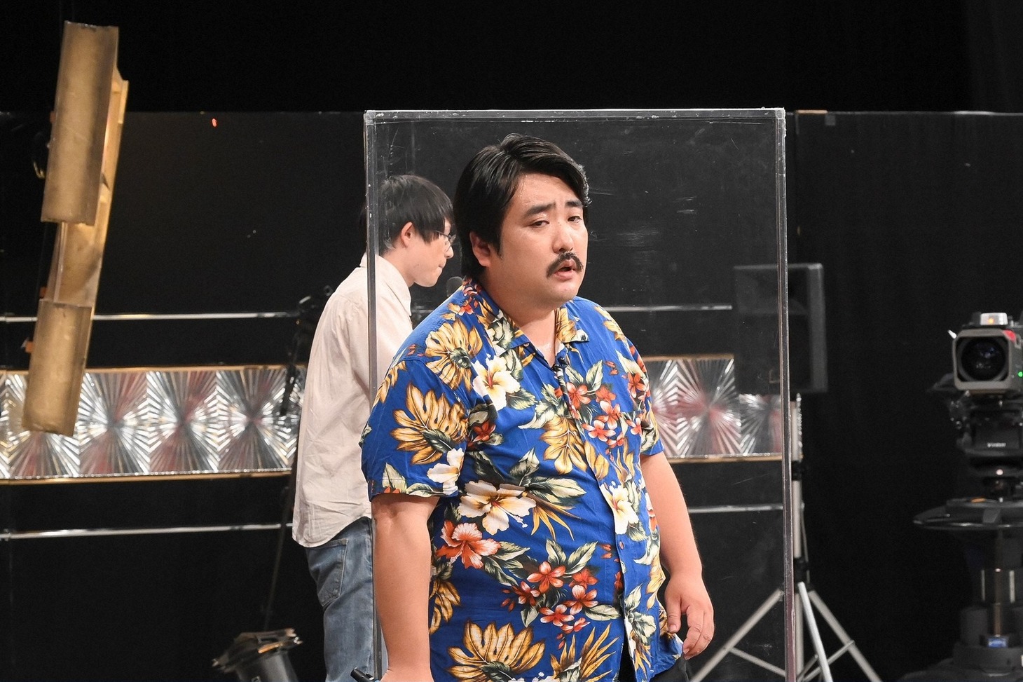 「有田ジェネレーション」の「ファンキージェネレーション」でラップバトルを繰り広げる空気階段。(c)TBS