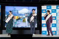 左から河北麻友子、ぺこぱ。