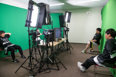 「夜な夜なヲタ祭り ～BiSH編～」収録中の様子。