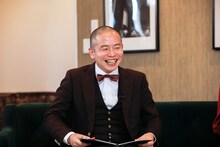 メインMCのゾフィー上田。