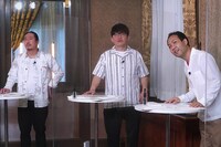 （左から）笑い飯・西田、ずん飯尾、天達武史。(c)フジテレビ