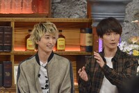左から佐久間大介、渡辺翔太。(c)読売テレビ