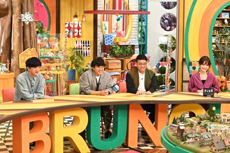 (左から)パンサー向井、ミキ、野村彩也子アナ。(c)TBS