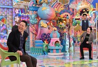 「アメトーーク！」で共演する東野幸治（左）と今田耕司（右手前）。右奥はパンクブーブー黒瀬。(c)テレビ朝日