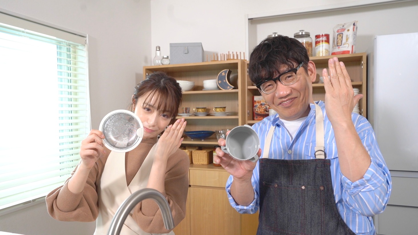 左から宇垣美里、ずん飯尾。(c)BS11