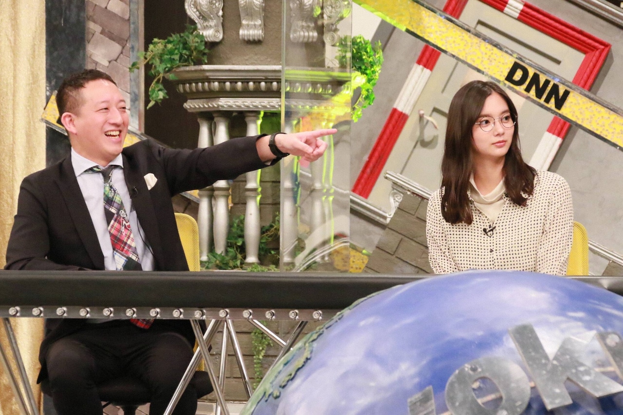 「全力！脱力タイムズ」にゲスト出演する（左から）サバンナ高橋、新川優愛。(c)フジテレビ