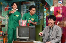 左からツートライブ、麒麟・川島。(c)読売テレビ