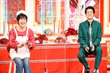 （左から）平野レミ、霜降り明星・粗品。(c)TBS