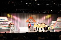 こたつが出てくる舞台袖をどうしても当てられない選手たち。