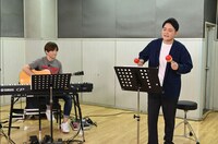 （左から）今井マサキ、千鳥ノブ。(c)テレビ朝日