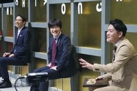 左からアンガールズ田中、内村光良、千鳥ノブ。