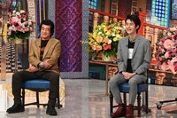 藤岡弘、（左）と藤岡真威人（右）。(c)日本テレビ