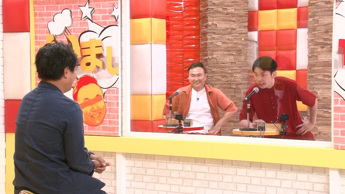 天竺鼠・瀬下（左）とかまいたち。(c)テレビ朝日